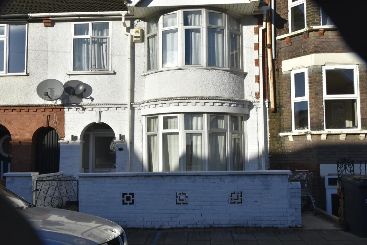Clarendon House Otel Luton  Dış mekan fotoğraf