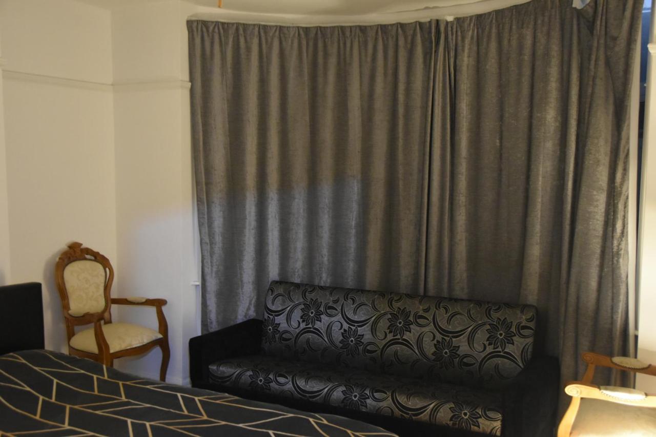 Clarendon House Otel Luton  Dış mekan fotoğraf